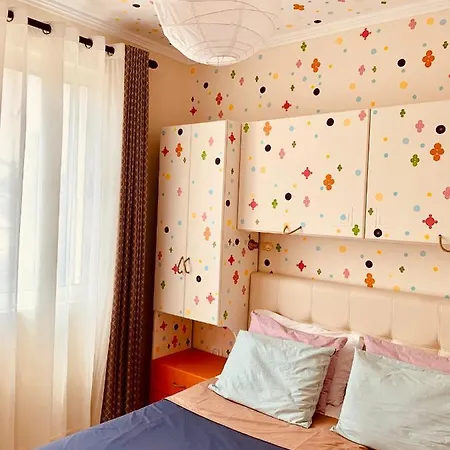 Hotel apartamentowy Family Tree - Water Available - Self Check In 3*