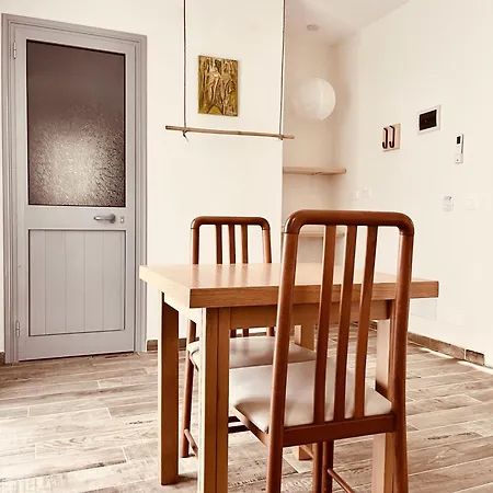 Family Tree - Quiet Area - Self Check In Appart hôtel Golem (Tirana)