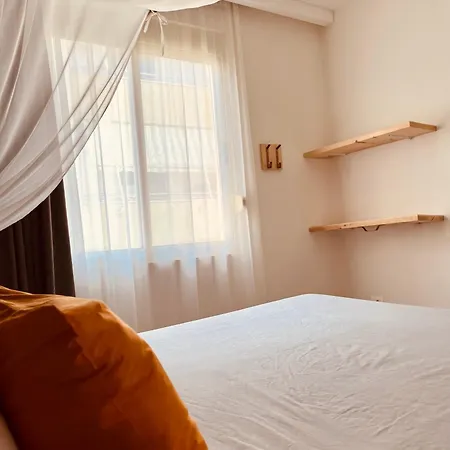 Family Tree - Water Available - Self Check In Apart Otel Golem (Tirana)