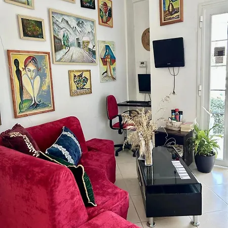 Family Tree - Water Available - Self Check In Appart hôtel Golem (Tirana)